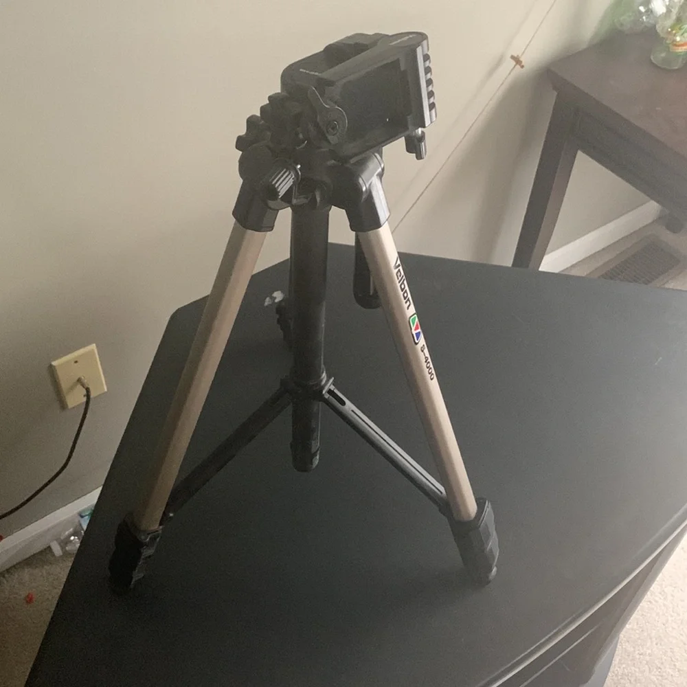 270 degree Velbon S-4000 Extendable Tripod